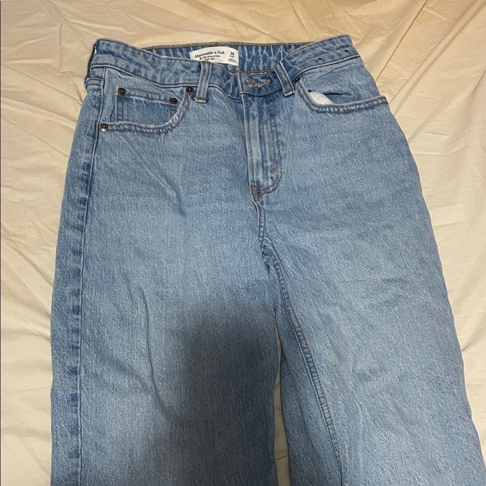 Abercrombie & Fitch 90s Relaxed Jean High Rise